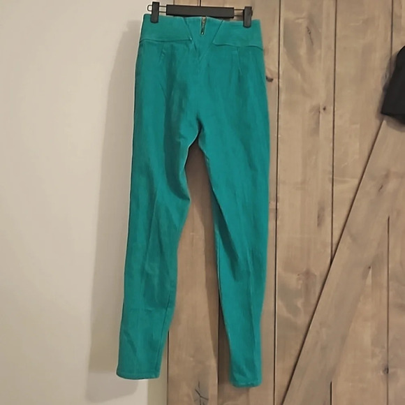 Vintage Kelly green skinny jeans. Size 9/10 juniors. - Picture 6 of 7